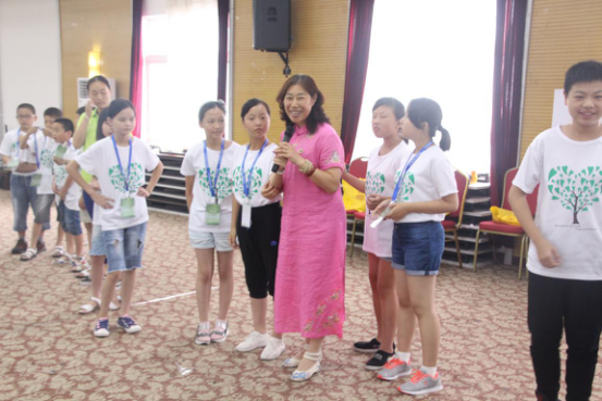 感恩、仁愛、快樂、信仰——爸媽在線第八屆《心靈成長(zhǎng) 放飛夢(mèng)想》夏令營(yíng)開營(yíng)啦！